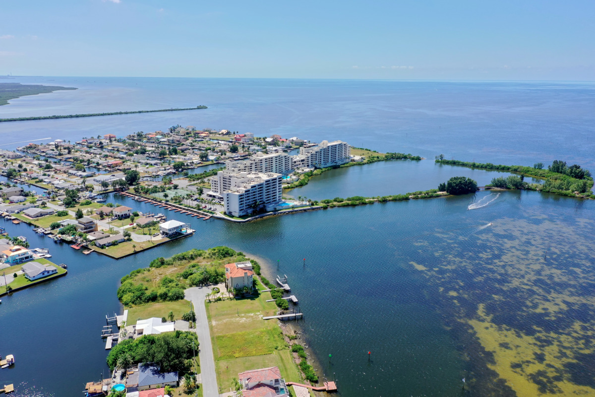 6035 Sea Ranch Dr, Hudson, FL 34667 SmartReal