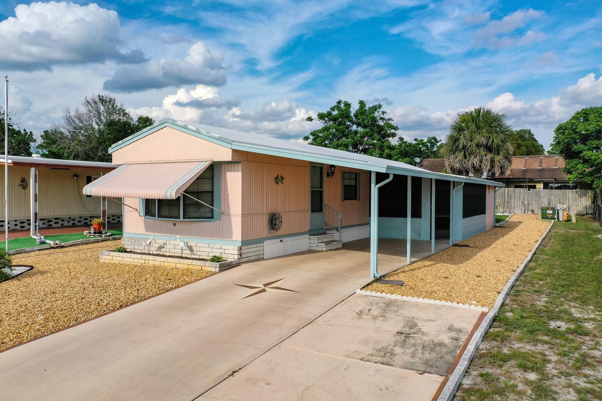 12300 Longhorn Dr, Ponderosa Park, FL 34667 SmartReal