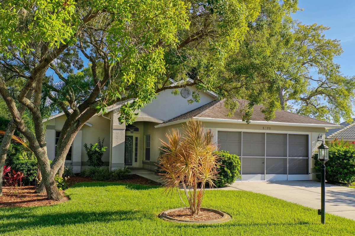 8200 Sugarbush Drive, Spring Hill, FL 34606 SmartReal