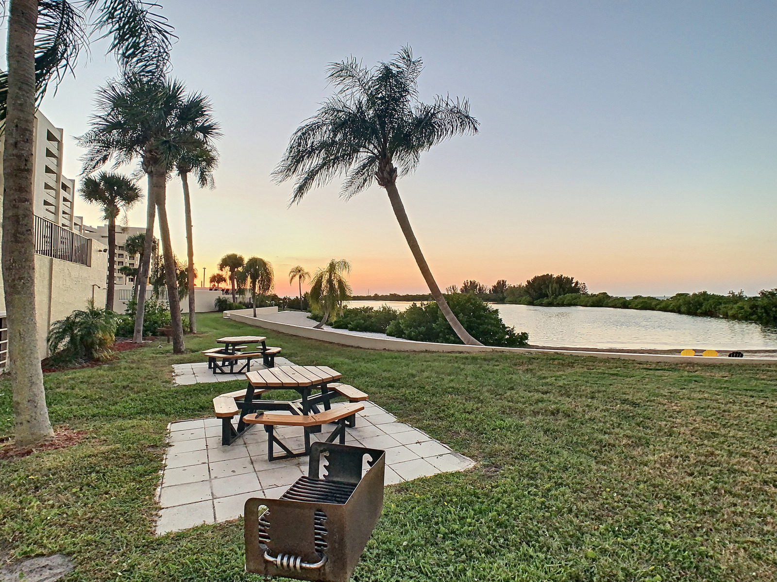 6035 Sea Ranch Dr, Hudson, FL 34667 SmartReal